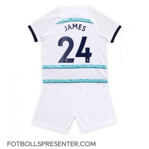 Chelsea Reece James #24 Bortatröja Barn 2022-23 Kortärmad (+ korta byxor)